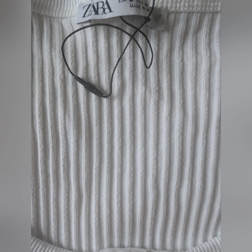 Zara White Ribbed Button-Front Women's Bodysuit - Picture 3 of 5
